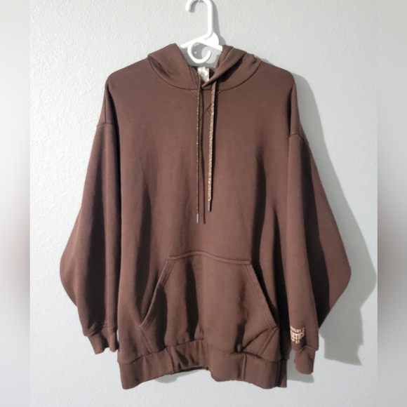 Fabletics Oversized Graphic Womans Hoodie - Picture 3 of 9